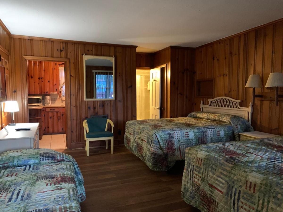 Motel Dewitt & *